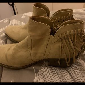 Sperry Fringe ankle boots